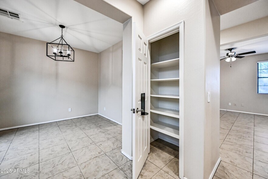 Building Photo - 5307 W Paso Trl