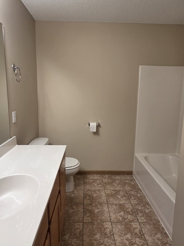 Building Photo - 408 Cedar Pl