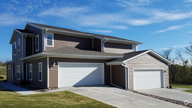 Building Photo - Overlook Luxury Townhomes