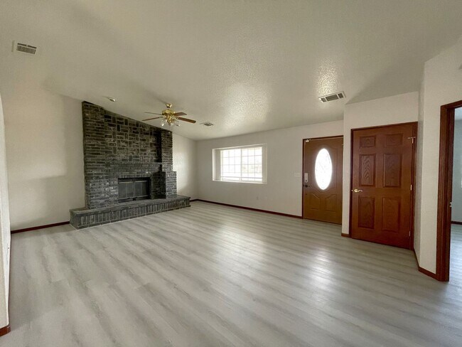 Primary Photo - Charming Corner Home Located in North Cal ...