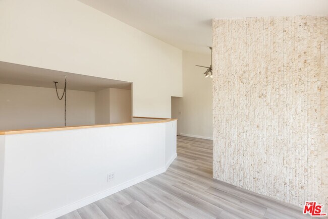 Building Photo - 2324 S Beverly Glen Blvd