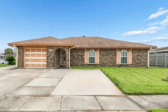 Building Photo - 1501 Somerset Pl