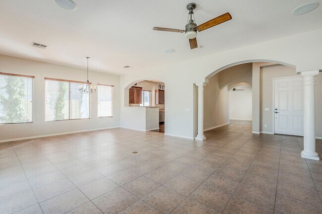 Building Photo - Stunning 4 bed 2.5 bath home with pool, in...