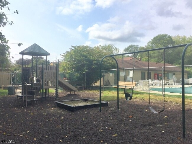 Building Photo - 38 Park St