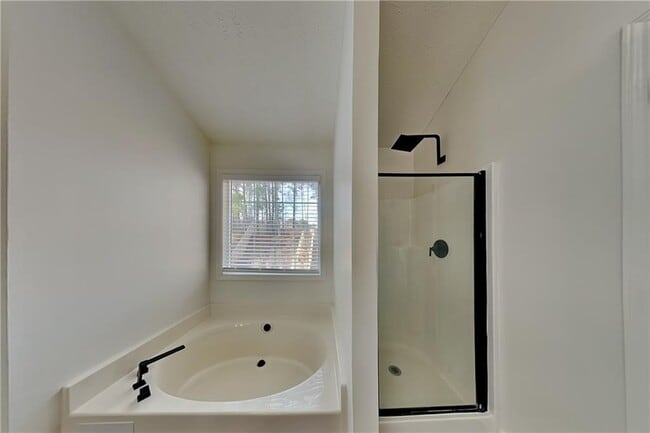 Building Photo - 3070 Serenade Ct