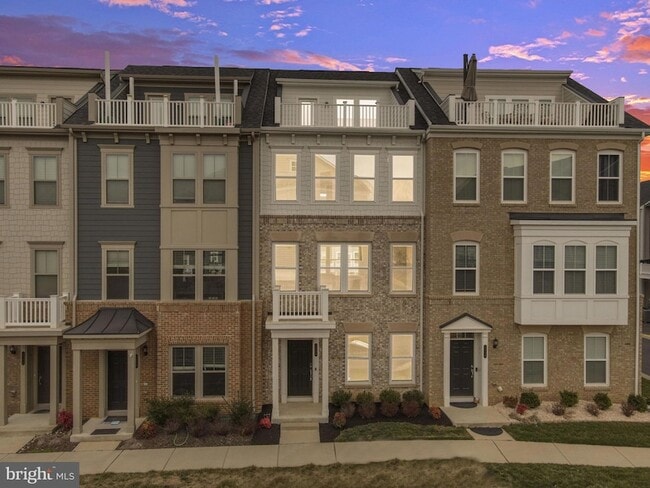 Building Photo - 2056 Alder Ln