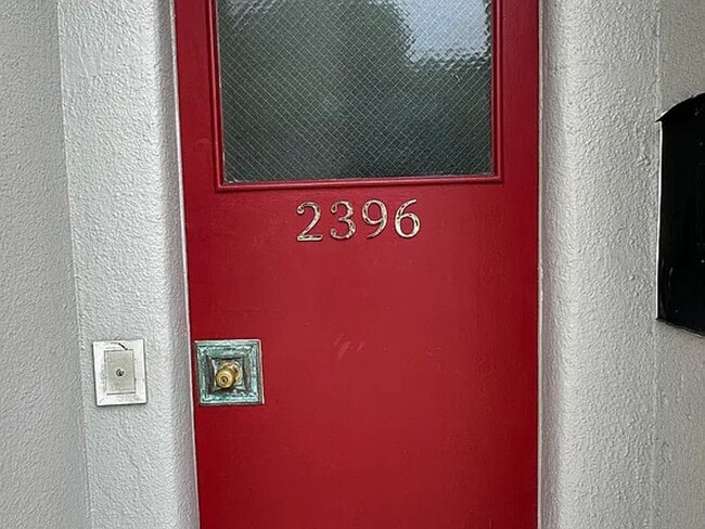 Building Photo - Pacific Heights Studio for Rent!