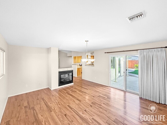 Building Photo - Beautiful 4BD/2BA W/ Large Backyard, AC, a...