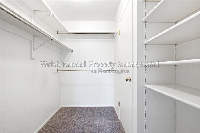 Building Photo - 6871 Countrywoods Cir