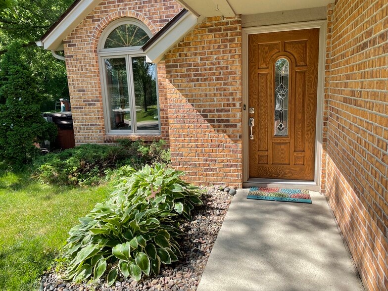 Building Photo - 5858 Red Cherry Ln