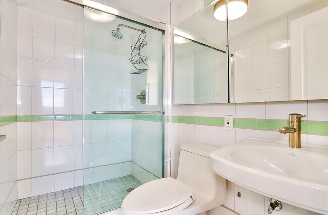 Building Photo - 9060 PALISADE Ave