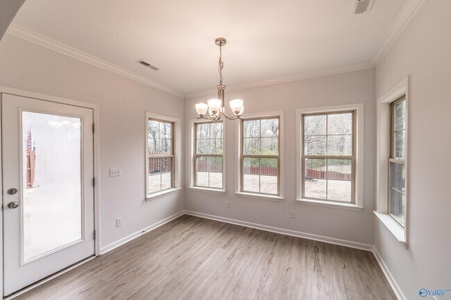 Building Photo - 15036 Lakeside Trail SW