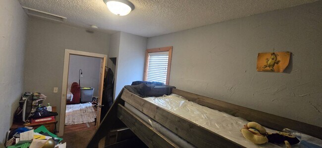 Building Photo - 808 2nd St