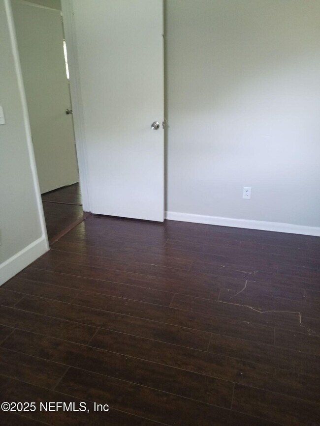 Building Photo - 2755 Sunny Acres Dr N