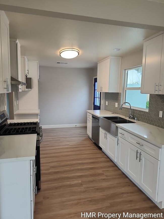 Building Photo - Charming Updated Home with Modern Upgrades