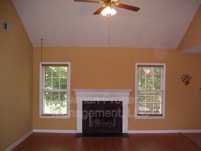 Building Photo - 141 Wakefield Dr