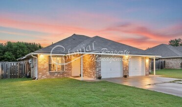 Building Photo - NEW IN MANAGEMENT- AVAILABLE NOW! ACCEPTING SECTION 8