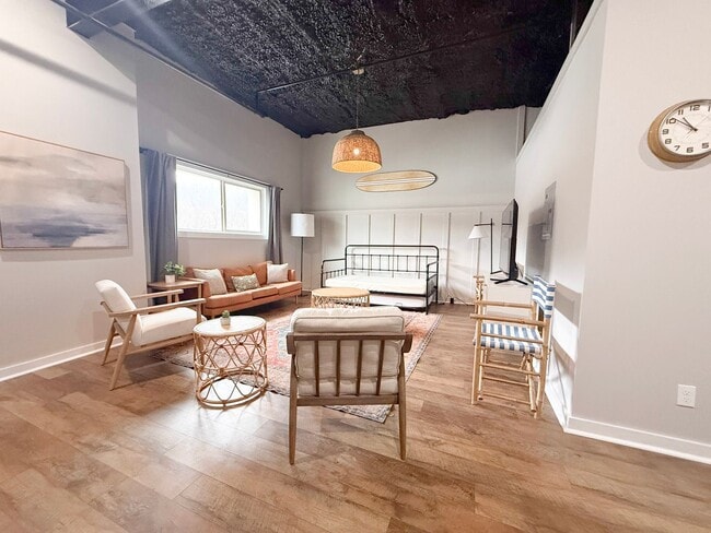 Building Photo - 209 S Church St