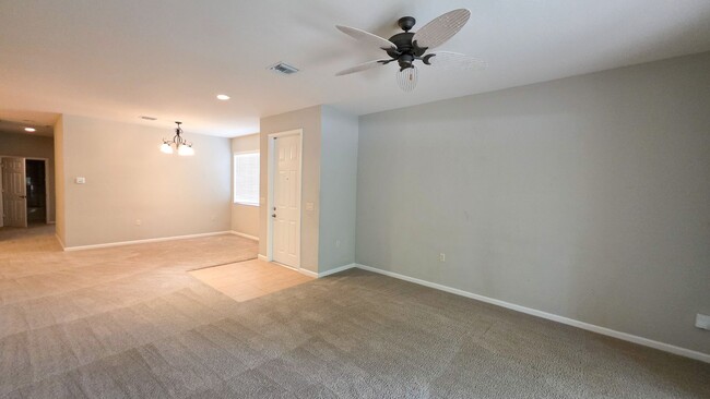 Building Photo - ANNUAL RENTAL - 3/2 -BRADFORD PLACE
