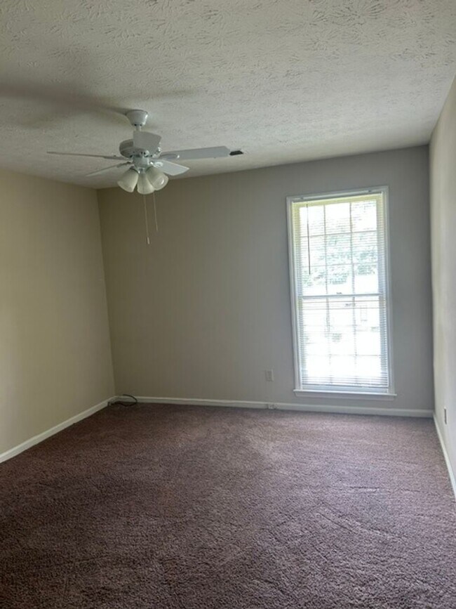 Building Photo - 1441 Autumnridge Dr