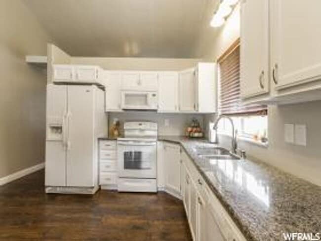 Building Photo - Pet Friendly Home on Corner Lot w 2 car garage