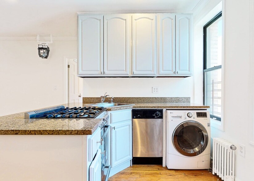 Building Photo - West 150th Street