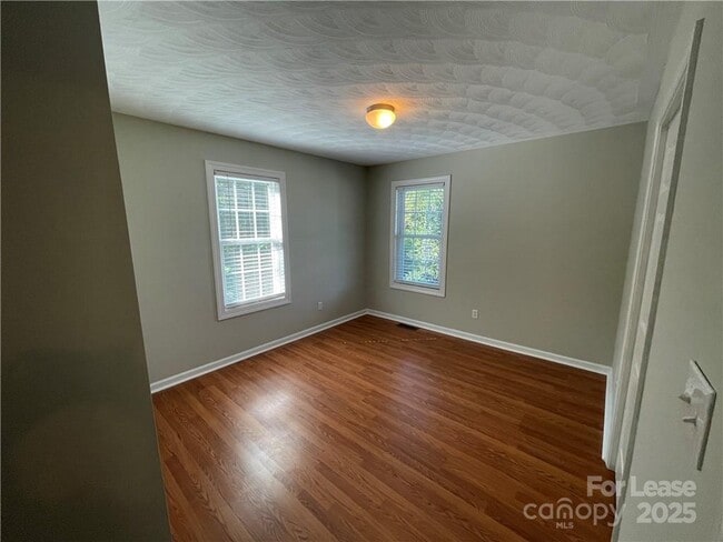 Building Photo - 2474 Oak Valley Ln