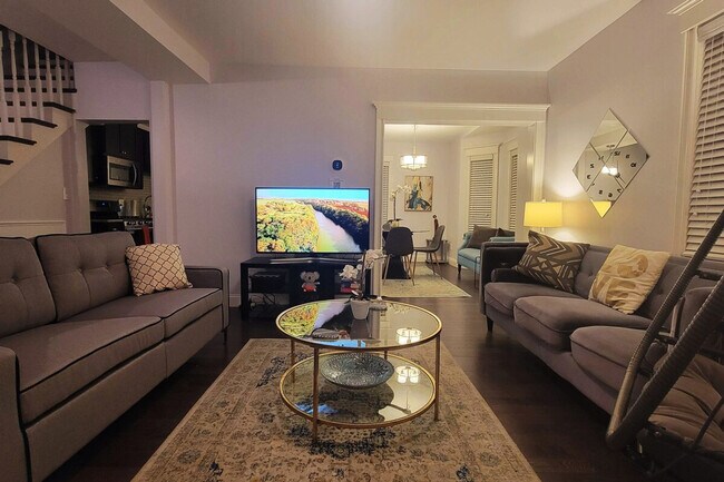 Building Photo - 810 Broadway-SI ID1511377P