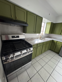 Building Photo - 1702-1701 Avonlea Ave