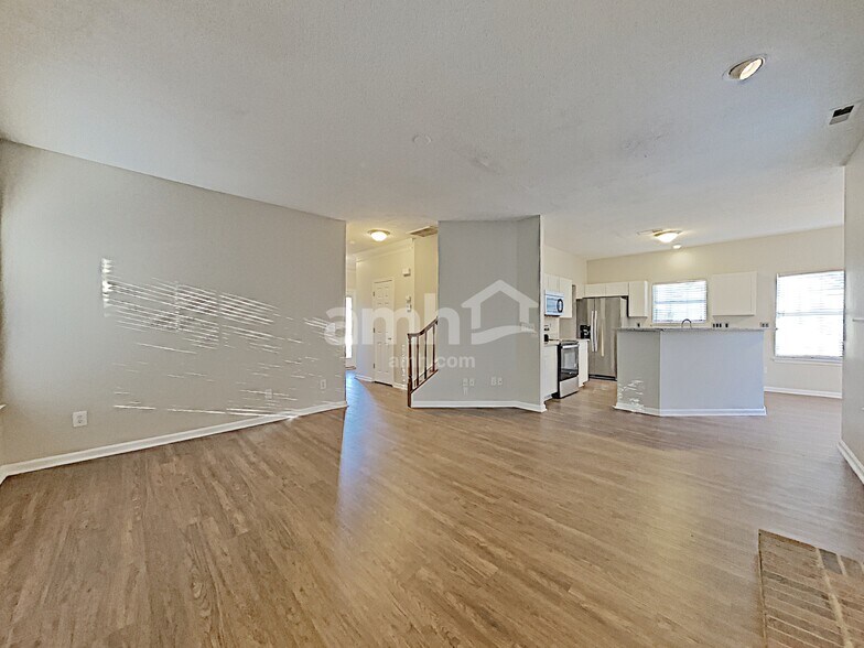 Building Photo - 1301 Sweetgum Ln