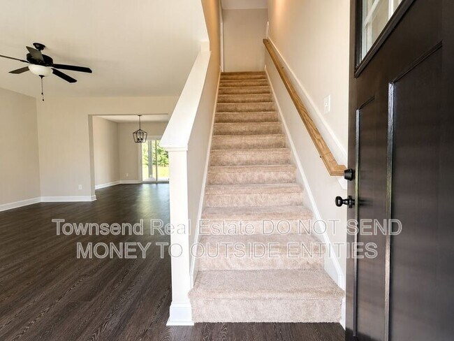 Building Photo - 621 Blawell Cir