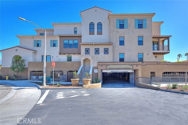 Building Photo - 501 W Foothill Blvd