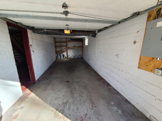 Building Photo - 8-9 Craig Ct