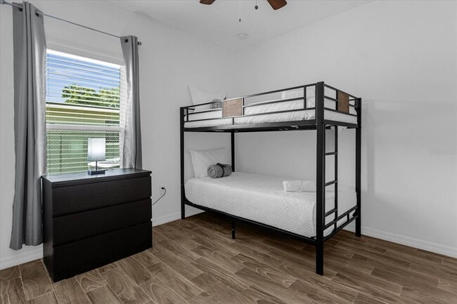 Building Photo - 97 N Goldwyn Ave