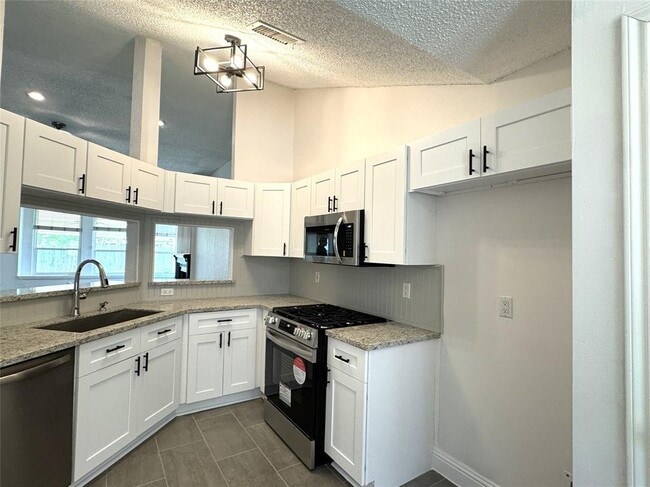 Building Photo - 4422 Waterfall Way