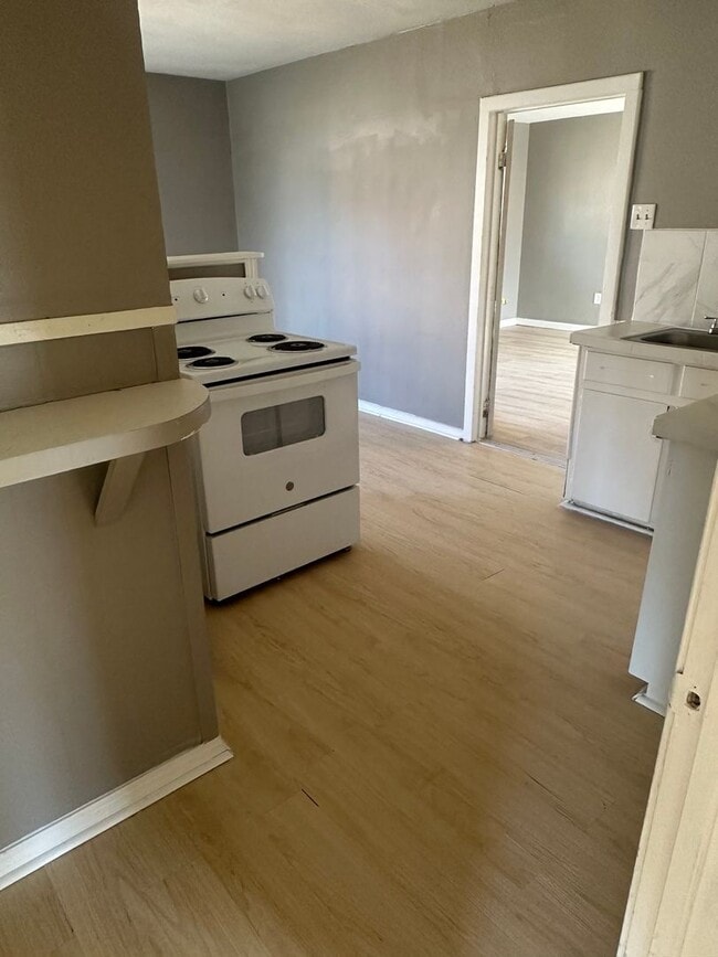 Building Photo - North Waco 3/1