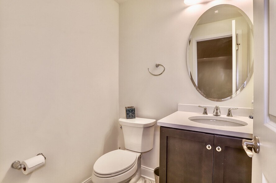 Building Photo - 22 Silent Nest Way