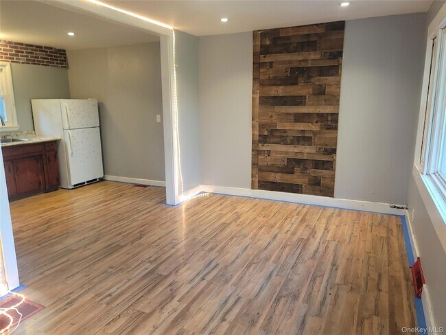 Building Photo - 2250 NY-302