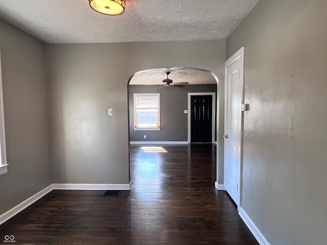 Building Photo - 1524 E 46th St