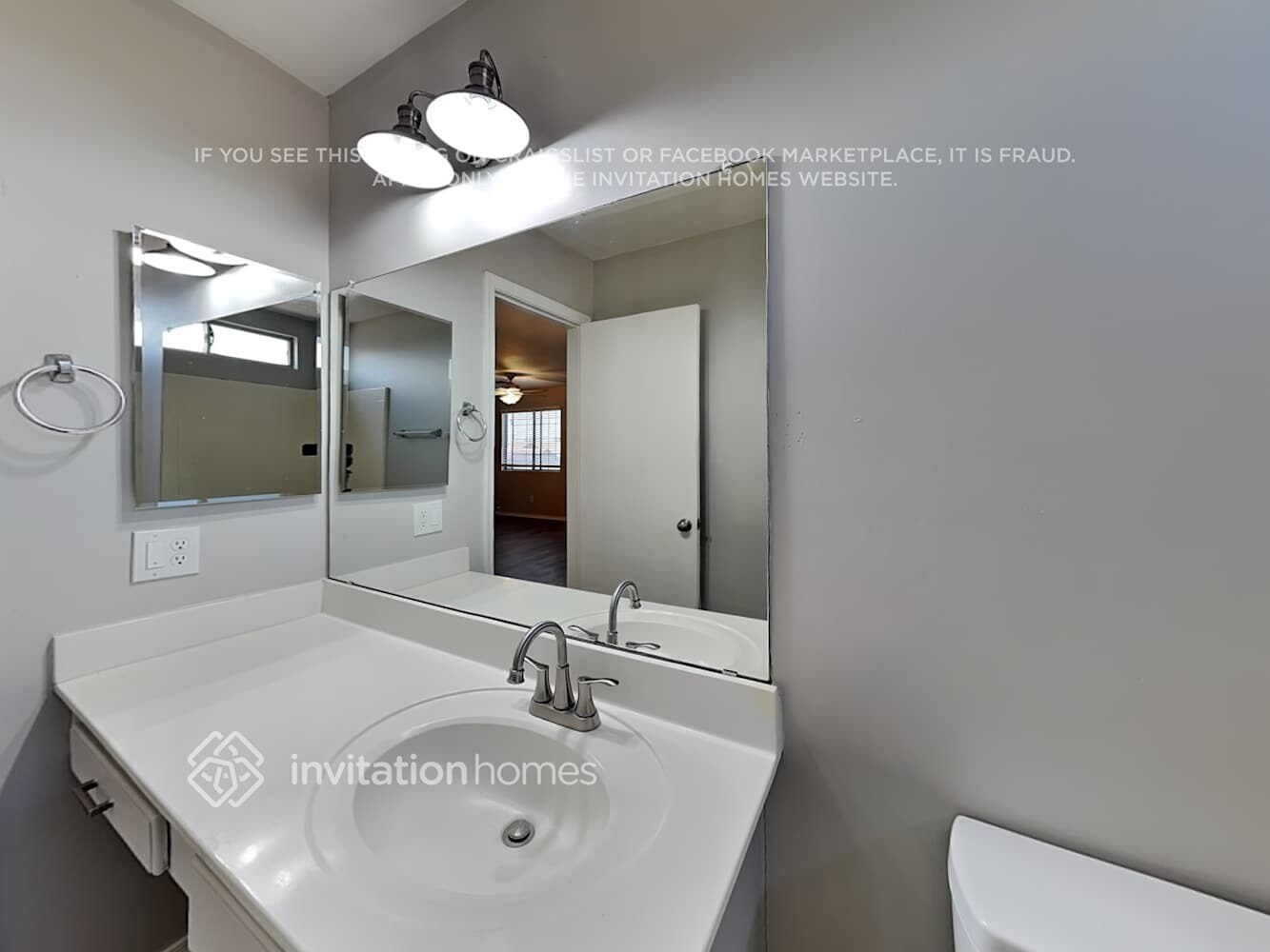 Building Photo - 136 S 111th St