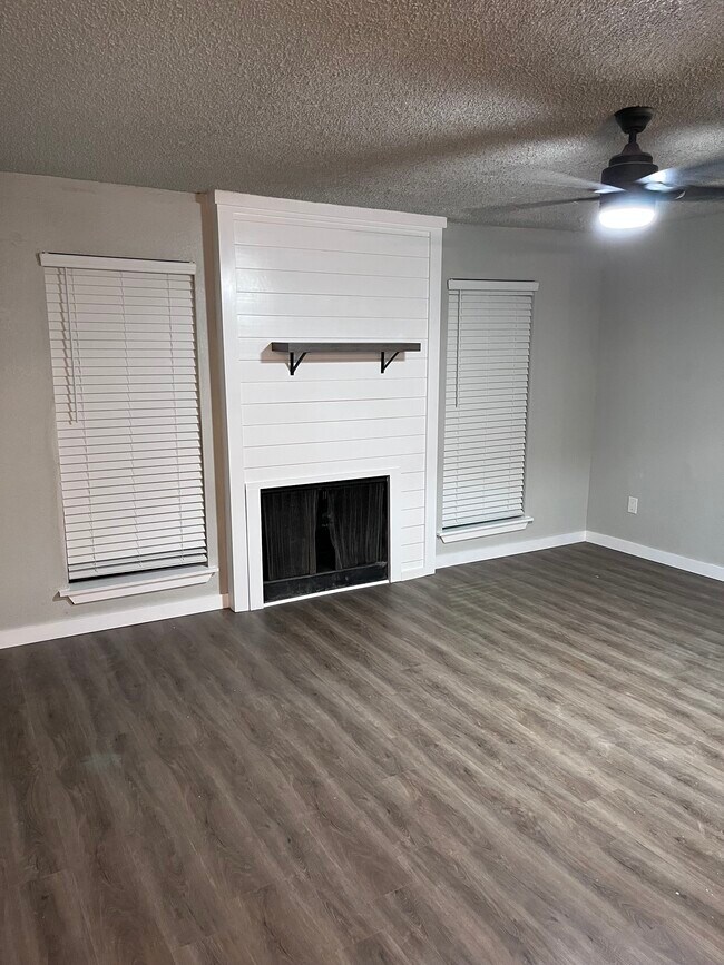 Building Photo - Cedar Terrace