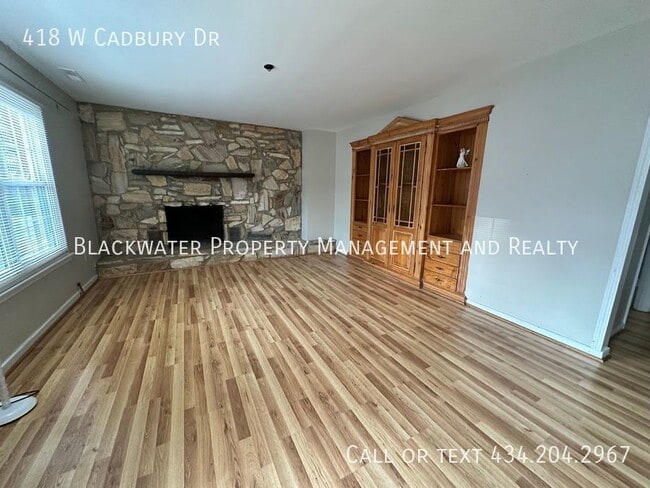 Building Photo - 3 Bedroom Townhome in Georgetown Forest! W...