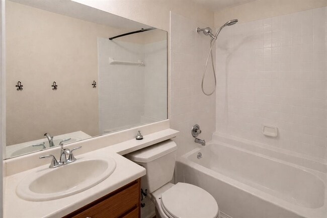 Building Photo - 1411 Gracy Farms Ln