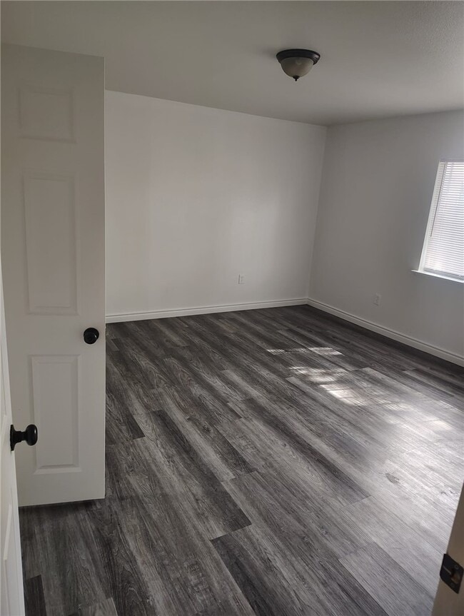 Primary Photo - 311 W 44th St