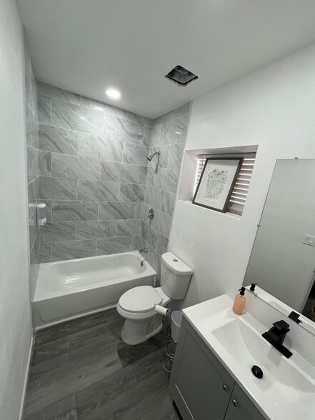 Building Photo - 1204 Sawmill Rd NW