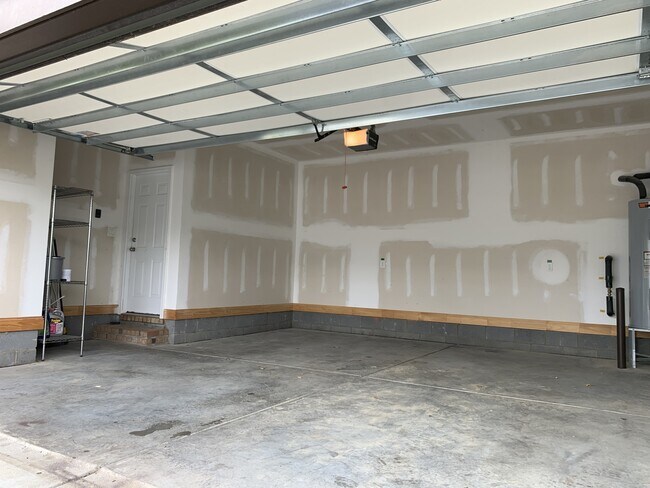 Building Photo - 2030 Kemp Rd