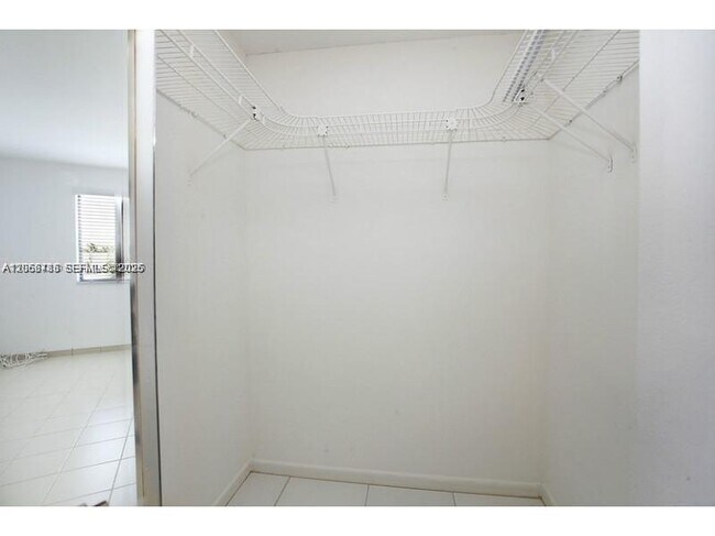 Building Photo - 255 Galen Dr