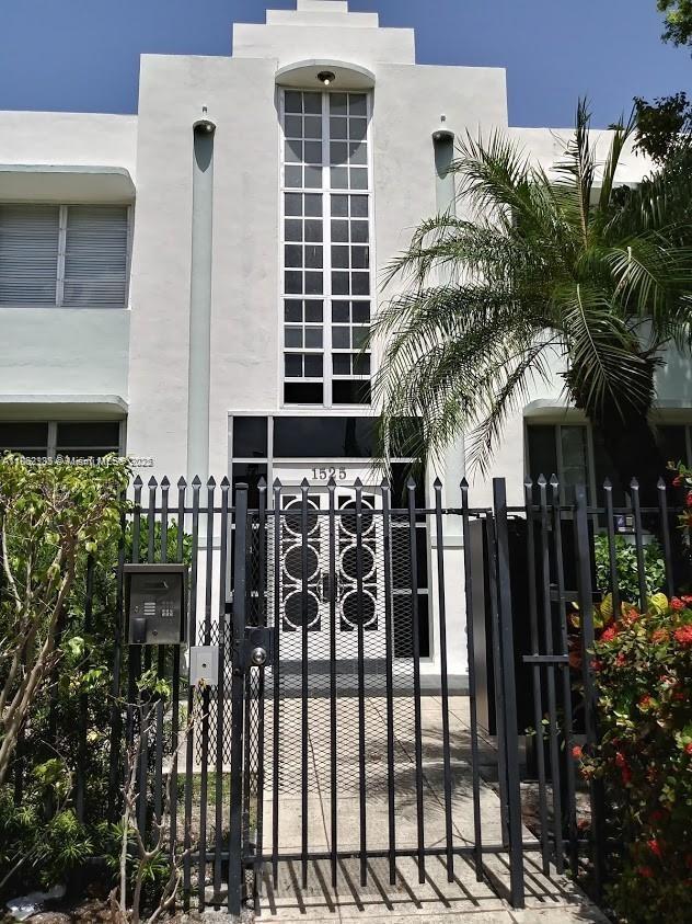 Building Photo - 1525 Meridian Ave