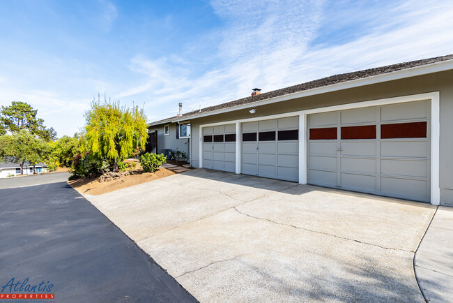 Building Photo - 2132 Sierra Ventura Dr