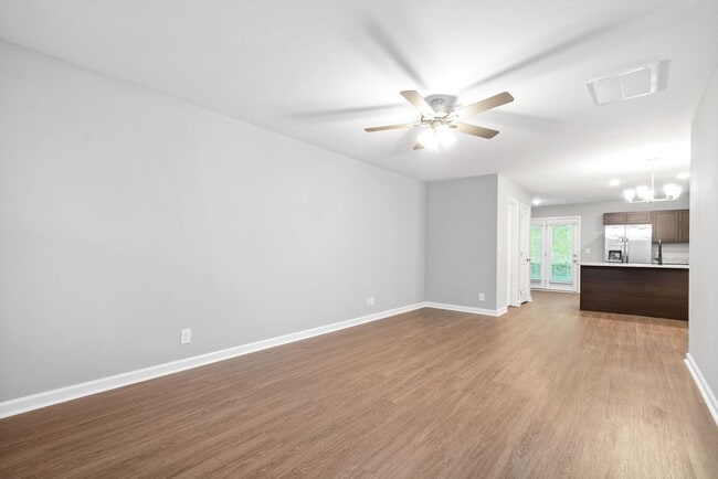 Building Photo - Pet Friendly Two Bedroom!